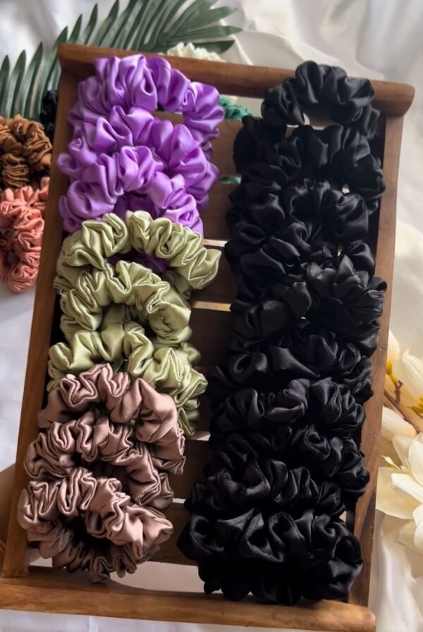 Medium sized Satin scrunchies : Pack of 2